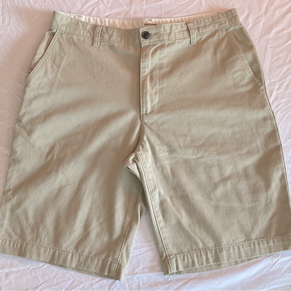 Dockers Khaki Shorts Men’s 33